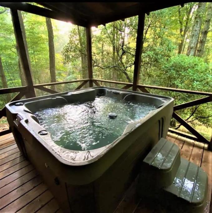 Bear Den Bungalow With Hot Tub Near Blue Ridge And Ellijay Exterior foto